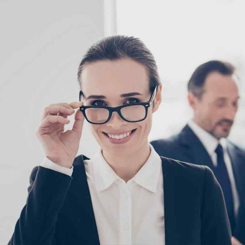 https://modernadworks.com/wp-content/uploads/2019/04/img-people-07.jpg